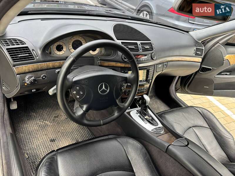 Седан Mercedes-Benz E-Class 2004 в Первомайске