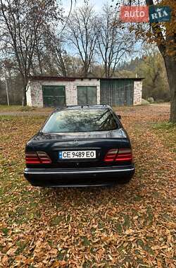 Седан Mercedes-Benz E-Class 2001 в  фото 2 Седан Mercedes-Benz E-Class 2001 в