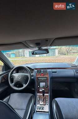 Седан Mercedes-Benz E-Class 2001 в  фото 6 Седан Mercedes-Benz E-Class 2001 в
