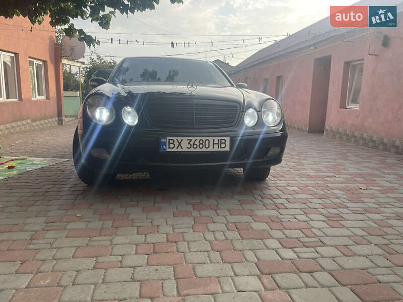 Седан Mercedes-Benz E-Class 2003 в Коблеве