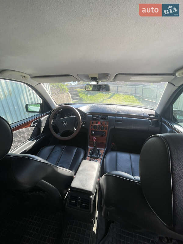 Седан Mercedes-Benz E-Class 1999 в Вишгороді