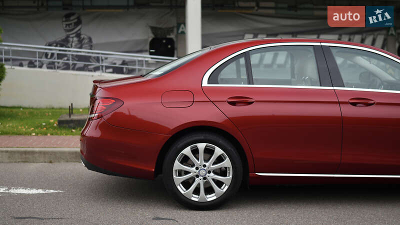 Седан Mercedes-Benz E-Class 2016 в Киеве