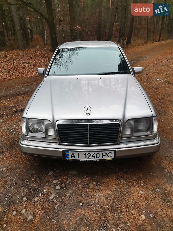 Седан Mercedes-Benz E-Class 1992 в Києві