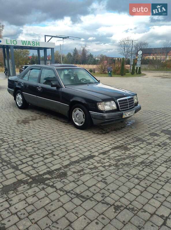 Mercedes-Benz E-Class 1995 Mercedes-Benz E-Class 1995