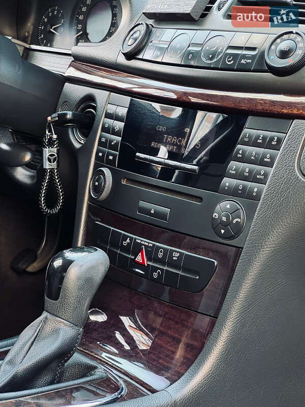 Седан Mercedes-Benz E-Class 2004 в Ивано-Франковске
