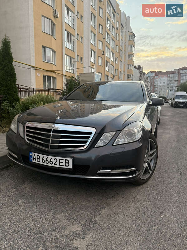 Mercedes-Benz E-Class 2011 Mercedes-Benz E-Class 2011
