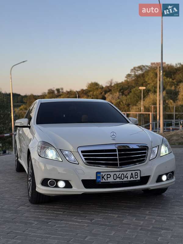 Седан Mercedes-Benz E-Class 2010 в Запоріжжі фото 3 Седан Mercedes-Benz E-Class 2010 в Запоріжжі