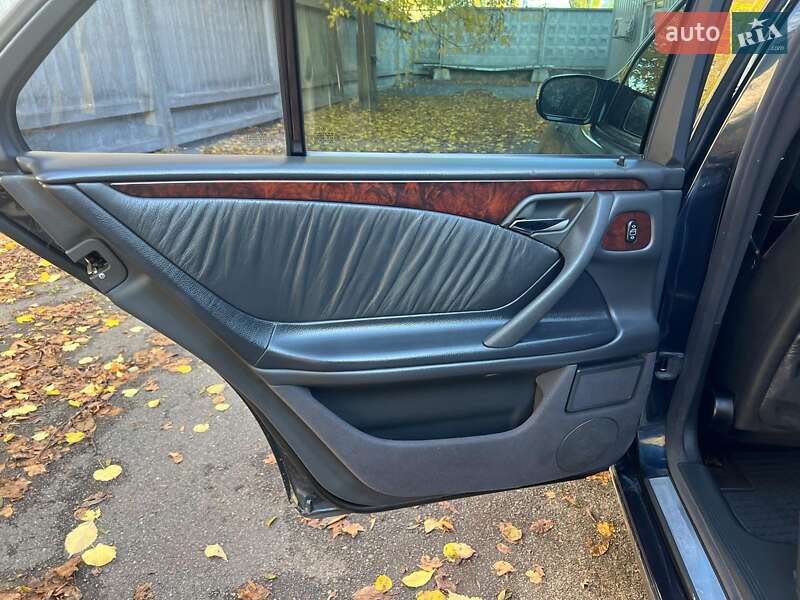 Седан Mercedes-Benz E-Class 2002 в Києві фото 19 Седан Mercedes-Benz E-Class 2002 в Києві