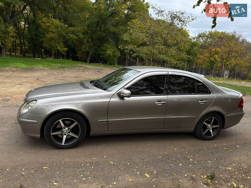 Седан Mercedes-Benz E-Class 2004 в Кременчуге фото 7 Седан Mercedes-Benz E-Class 2004 в Кременчуге