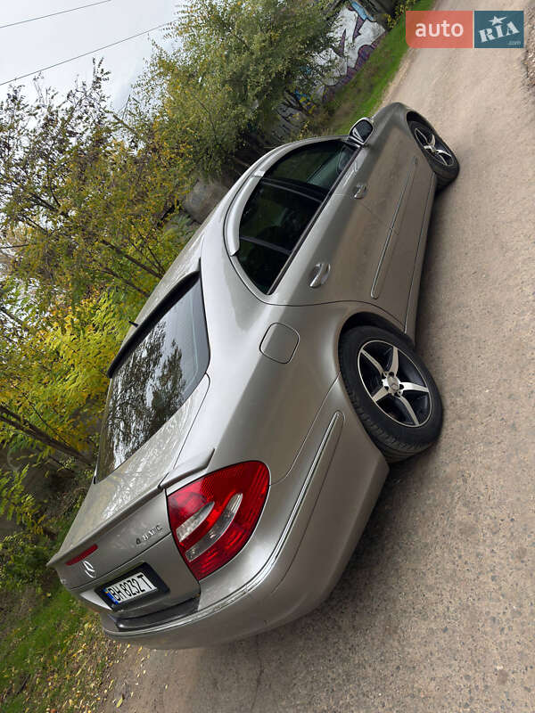 Седан Mercedes-Benz E-Class 2004 в Кременчуге фото 8 Седан Mercedes-Benz E-Class 2004 в Кременчуге