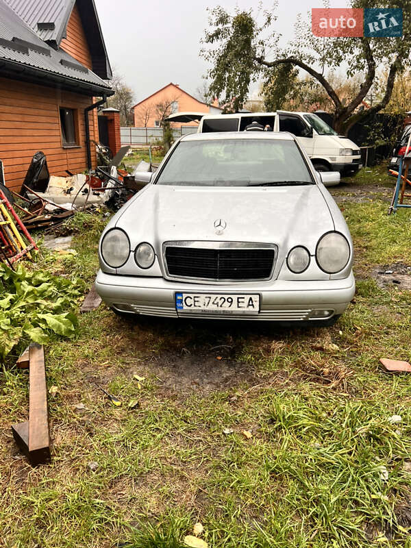 Седан Mercedes-Benz E-Class 1997 в Липниках