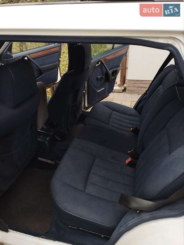 Универсал Mercedes-Benz E-Class 1995 в Луцке фото 12 Универсал Mercedes-Benz E-Class 1995 в Луцке