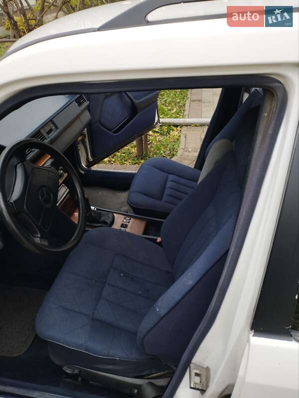 Универсал Mercedes-Benz E-Class 1995 в Луцке фото 17 Универсал Mercedes-Benz E-Class 1995 в Луцке