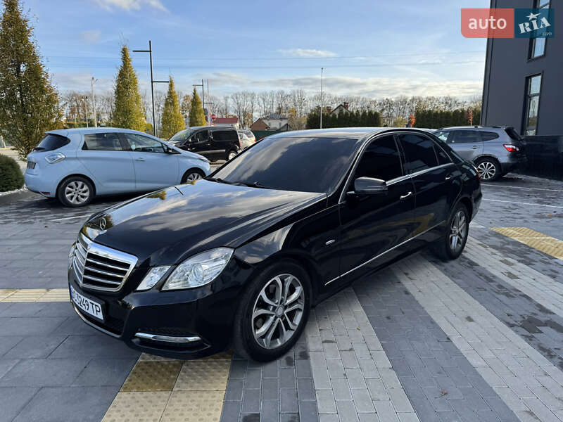 Седан Mercedes-Benz E-Class 2011 в Львові