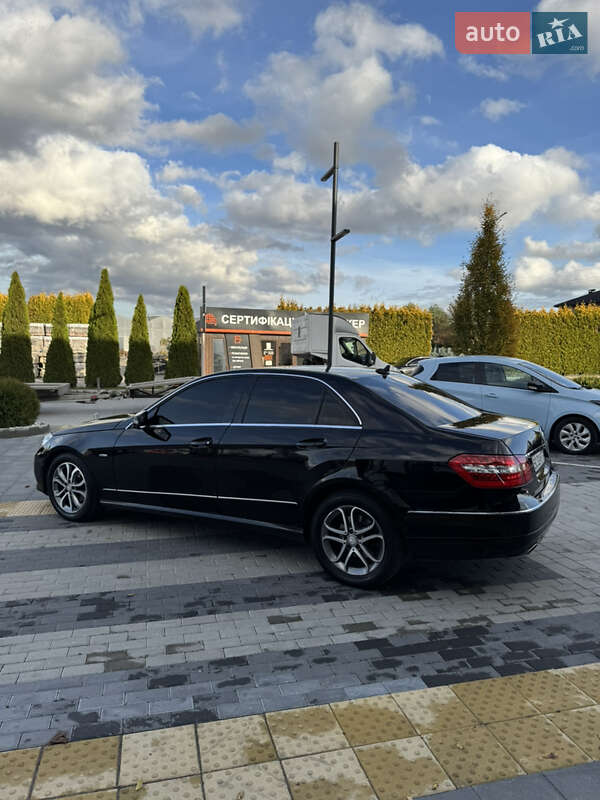 Седан Mercedes-Benz E-Class 2011 в Львові