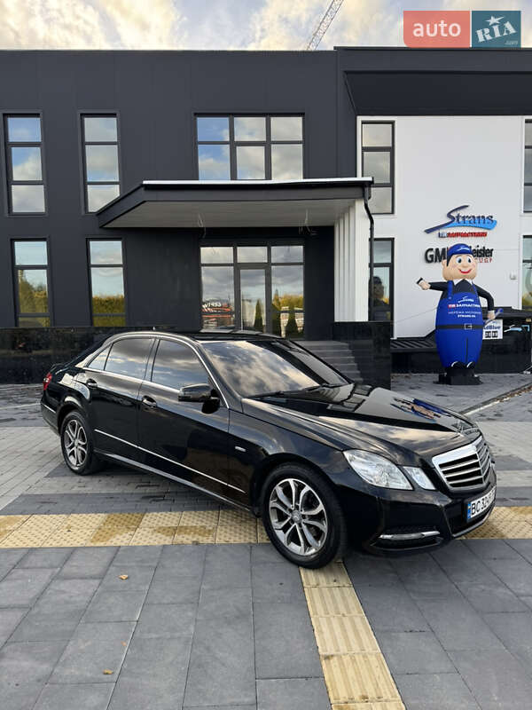 Седан Mercedes-Benz E-Class 2011 в Львові