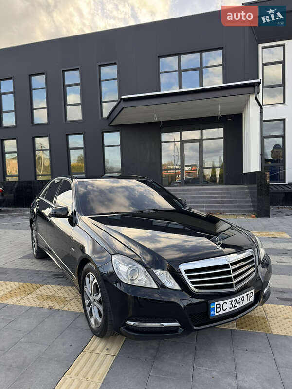 Седан Mercedes-Benz E-Class 2011 в Львові