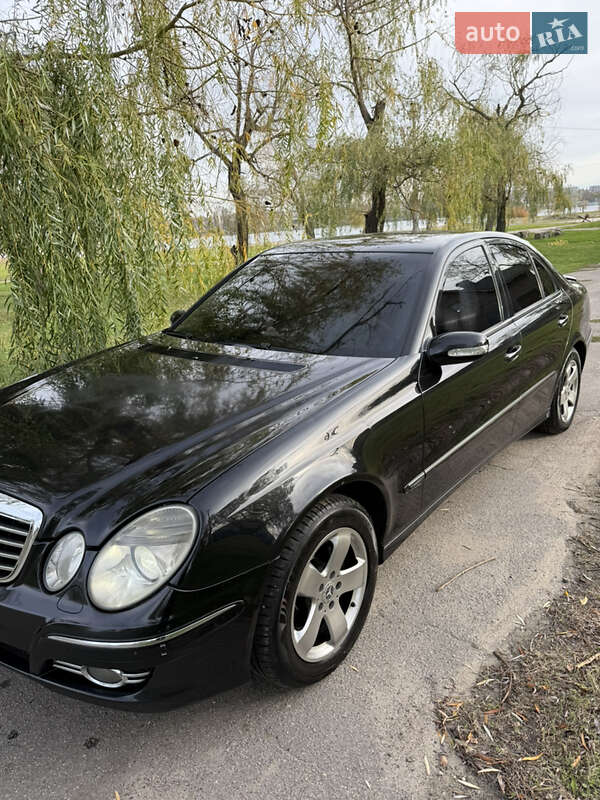 Седан Mercedes-Benz E-Class 2002 в Миколаєві