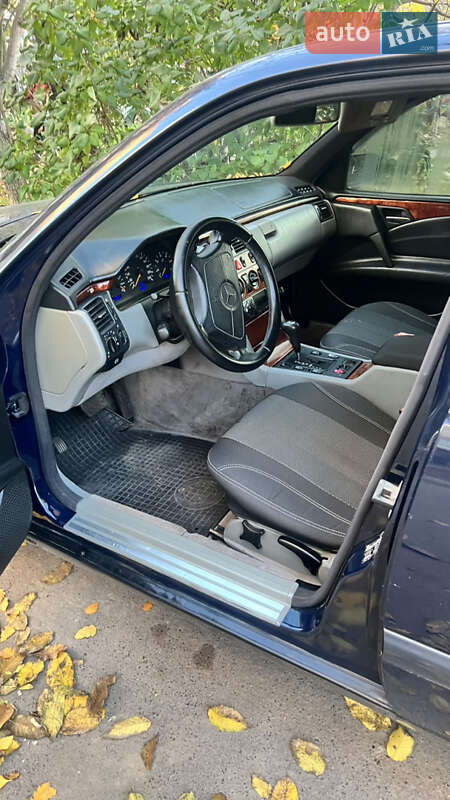 Седан Mercedes-Benz E-Class 1997 в Одесі фото 10 Седан Mercedes-Benz E-Class 1997 в Одесі