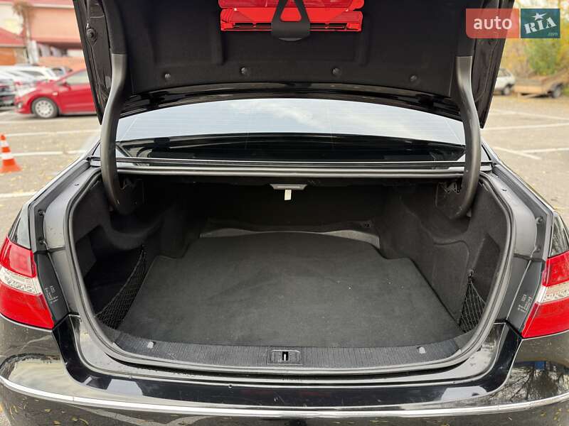Седан Mercedes-Benz E-Class 2011 в Киеве фото 32 Седан Mercedes-Benz E-Class 2011 в Киеве