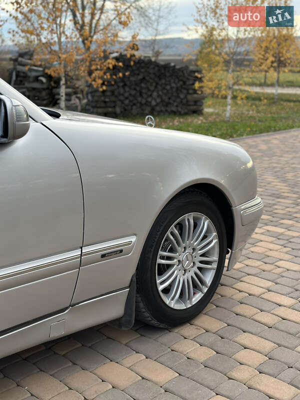 Седан Mercedes-Benz E-Class 2000 в Сторожинце