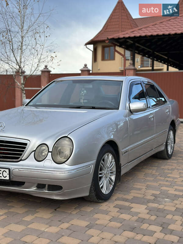 Седан Mercedes-Benz E-Class 2000 в Сторожинце
