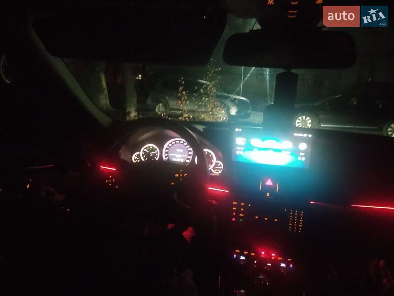 Седан Mercedes-Benz E-Class 2010 в Запоріжжі фото 31 Седан Mercedes-Benz E-Class 2010 в Запоріжжі