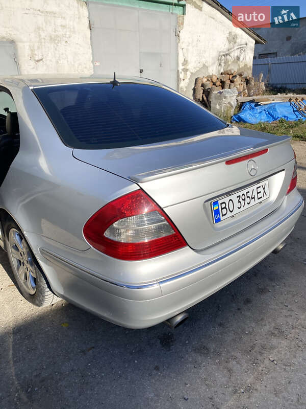 Седан Mercedes-Benz E-Class 2002 в Тернополе