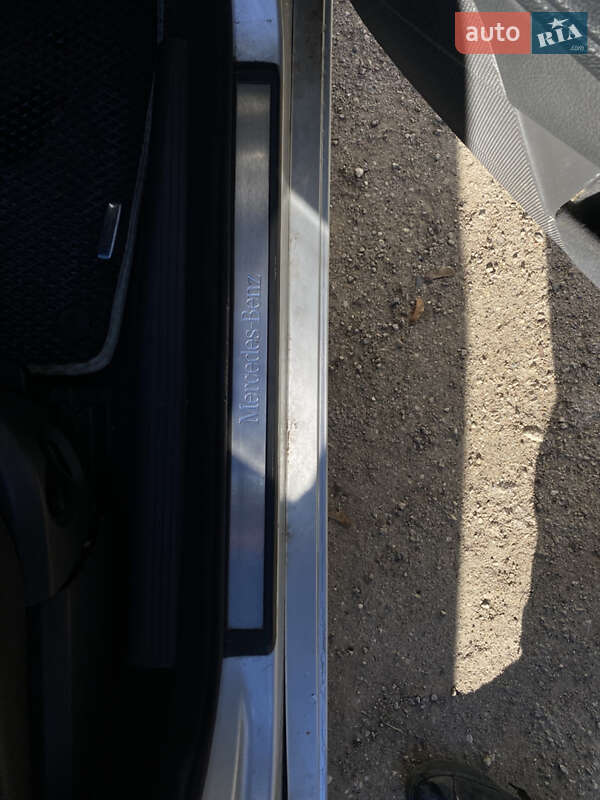 Седан Mercedes-Benz E-Class 2002 в Тернополе