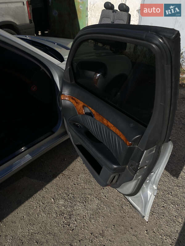 Седан Mercedes-Benz E-Class 2002 в Тернополе