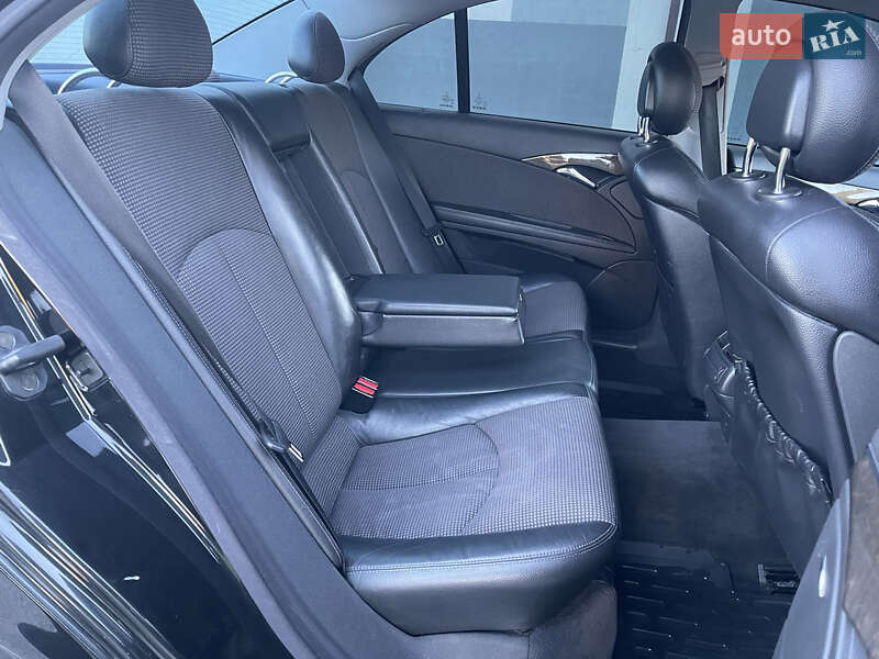 Седан Mercedes-Benz E-Class 2004 в Виннице