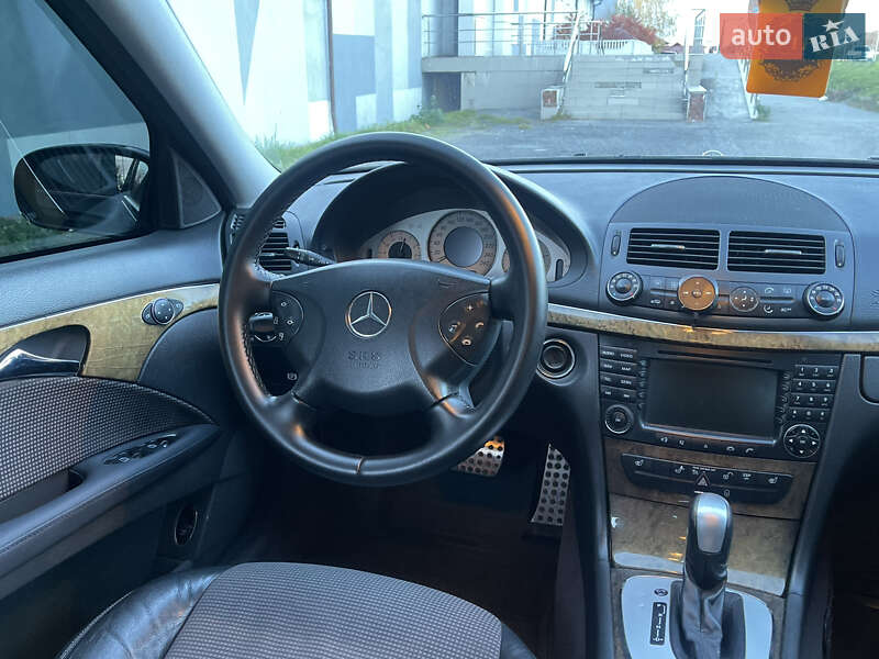 Седан Mercedes-Benz E-Class 2004 в Виннице