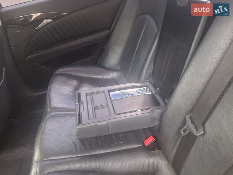 Седан Mercedes-Benz E-Class 2003 в Ізмаїлі