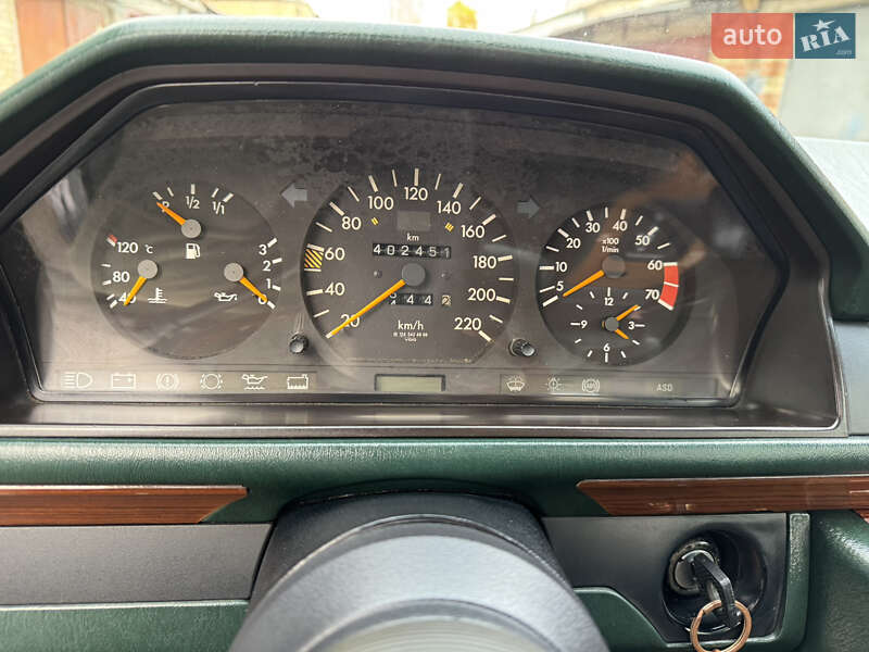 Седан Mercedes-Benz E-Class 1990 в Киеве фото 17 Седан Mercedes-Benz E-Class 1990 в Киеве