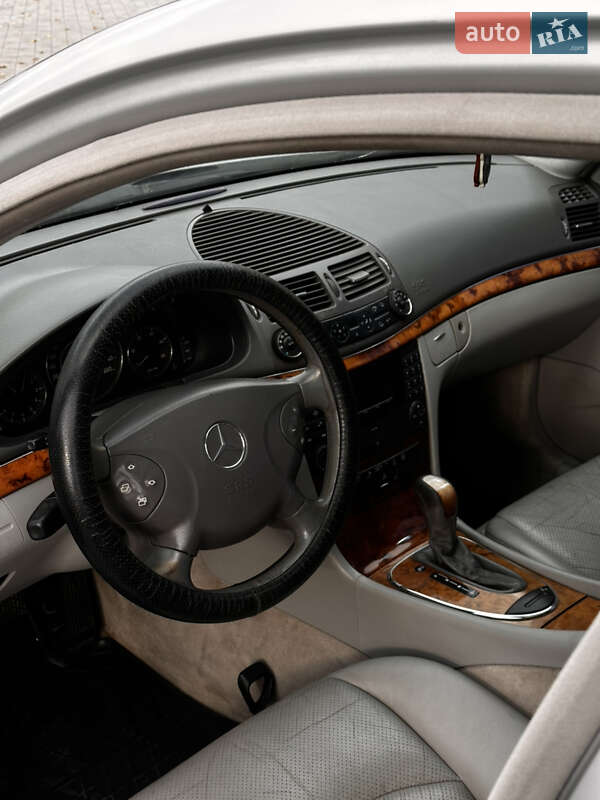 Седан Mercedes-Benz E-Class 2002 в Луцке