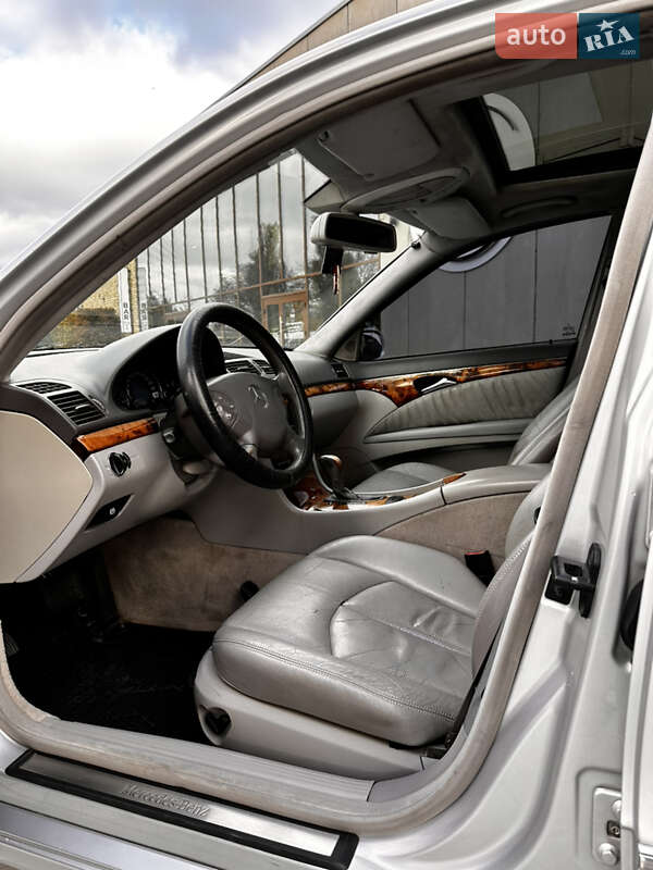 Седан Mercedes-Benz E-Class 2002 в Луцке