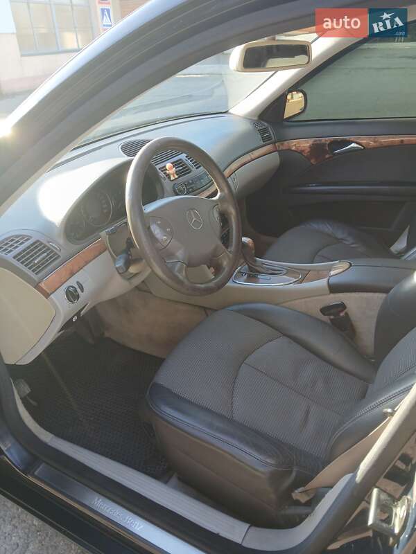Седан Mercedes-Benz E-Class 2003 в Миколаєві