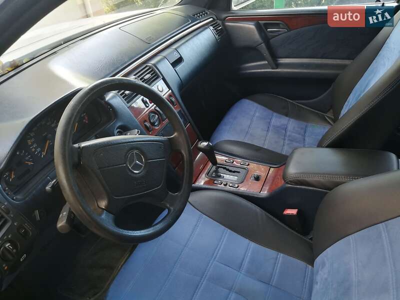 Седан Mercedes-Benz E-Class 1996 в Ирпене