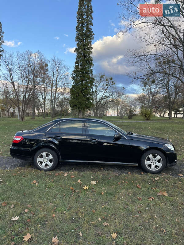 Седан Mercedes-Benz E-Class 2010 в Чугуеве фото 4 Седан Mercedes-Benz E-Class 2010 в Чугуеве