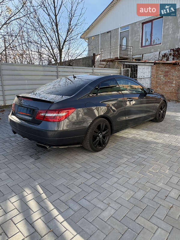 Mercedes-Benz E-Class 2011