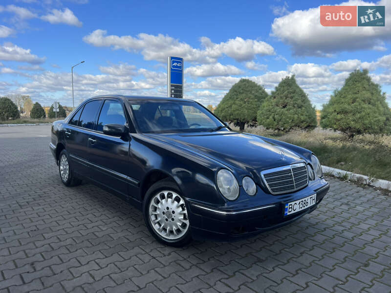 Седан Mercedes-Benz E-Class 2001 в Жовкві