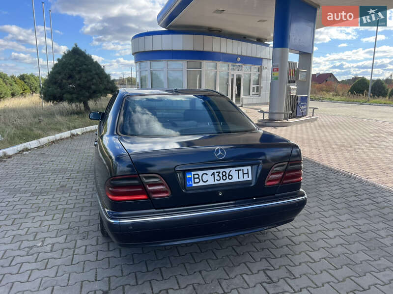 Седан Mercedes-Benz E-Class 2001 в Жовкві