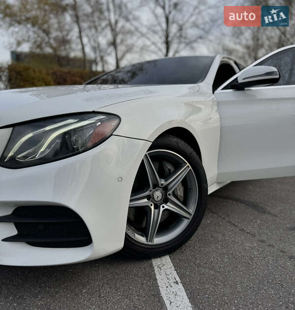 Седан Mercedes-Benz E-Class 2016 в Києві
