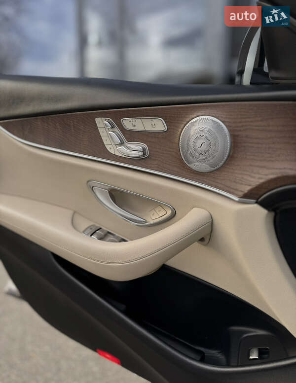 Седан Mercedes-Benz E-Class 2016 в Києві