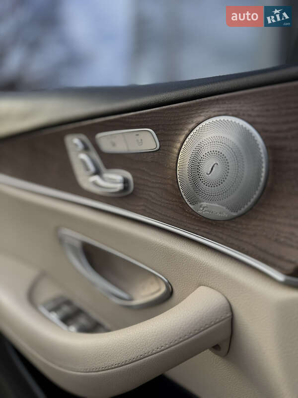 Седан Mercedes-Benz E-Class 2016 в Києві