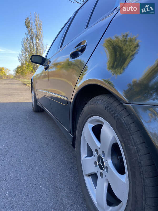 Седан Mercedes-Benz E-Class 2003 в Первомайске