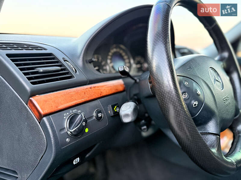 Седан Mercedes-Benz E-Class 2002 в Черновцах