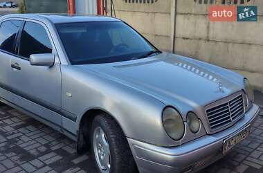 Седан Mercedes-Benz E-Class 1995 в Луцке