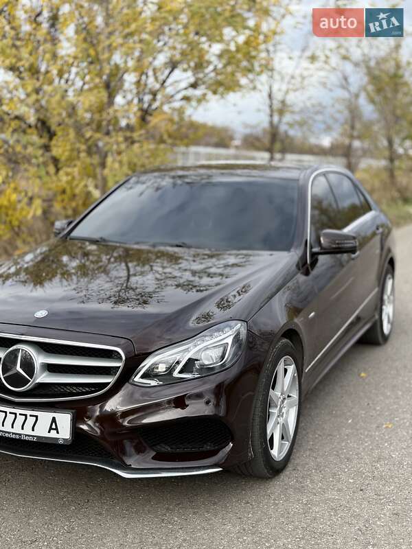 Седан Mercedes-Benz E-Class 2010 в Запорожье