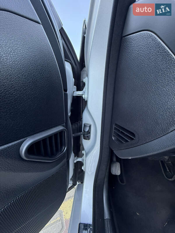 Седан Mercedes-Benz E-Class 2008 в Одессе фото 31 Седан Mercedes-Benz E-Class 2008 в Одессе